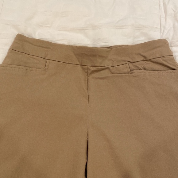 Time and Tru khaki capri pants - Picture 5 of 7